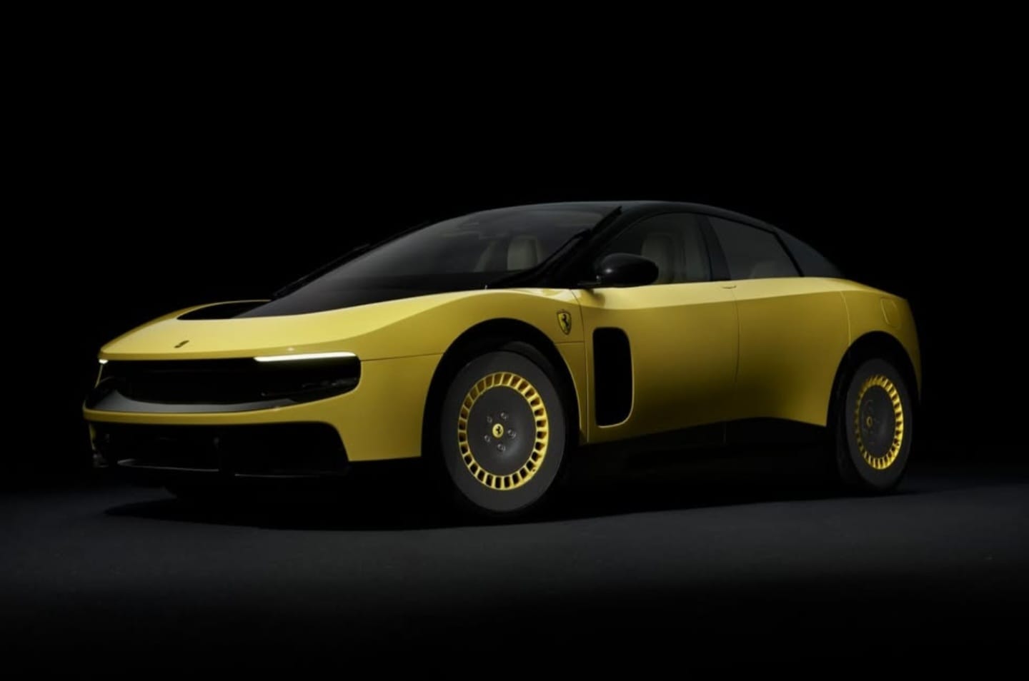 Ferrari lanza Luce, su primer auto EV de cinco plazas
